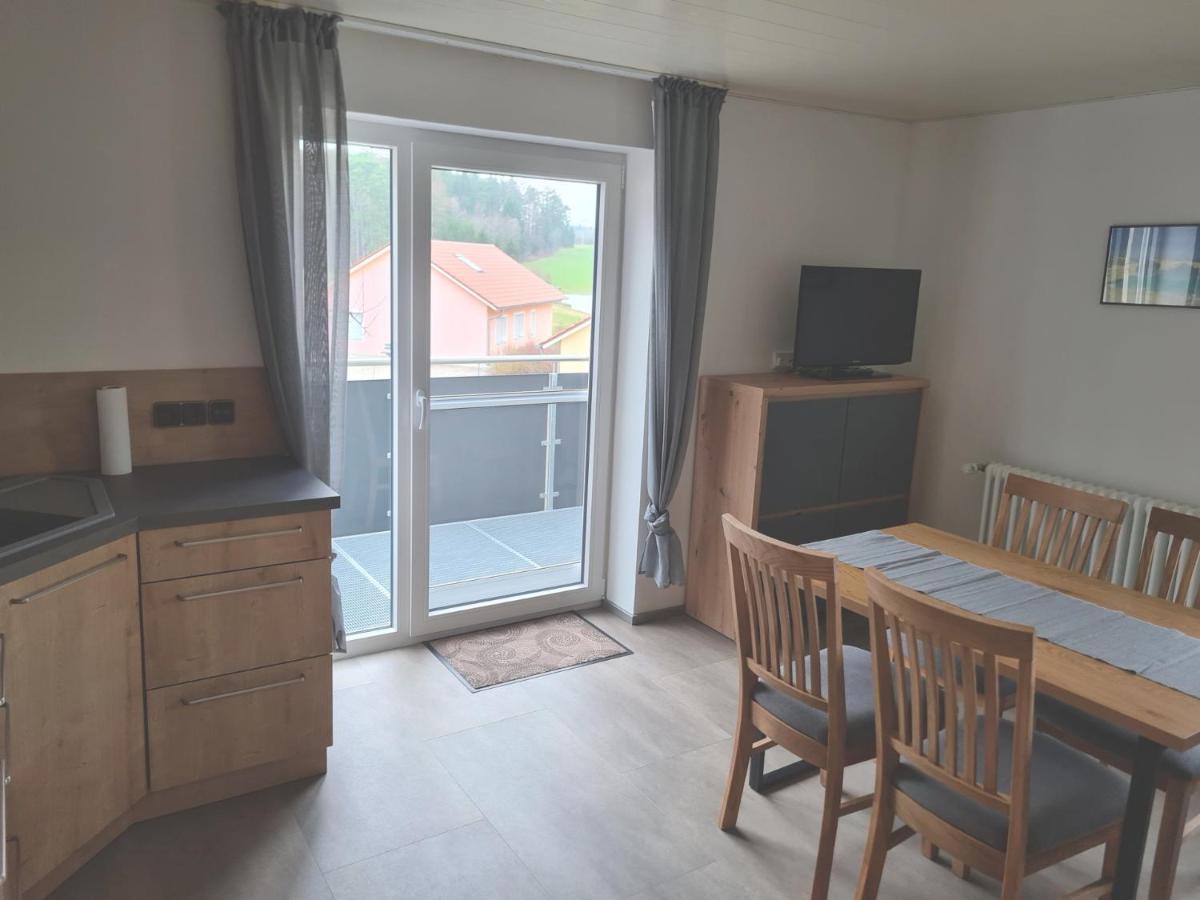 Pension Zum Grunen Wald Hotel Фойхтванген Екстериор снимка