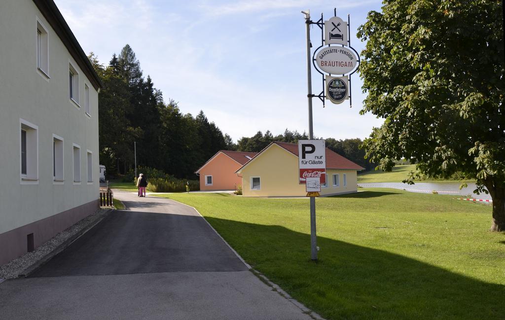 Pension Zum Grunen Wald Hotel Фойхтванген Екстериор снимка